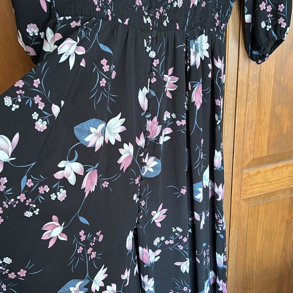 Maxi dress. Multi floral, button front, beautiful. - Picture 5 of 6